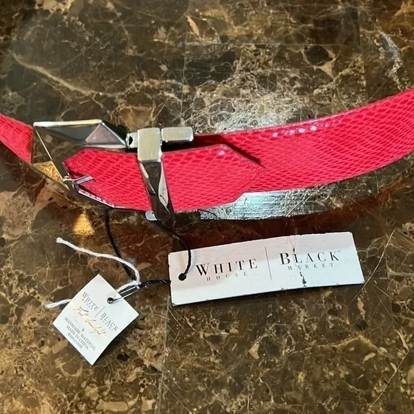 NWT Small White House/black market reversible belt. A322 - Picture 2 of 6